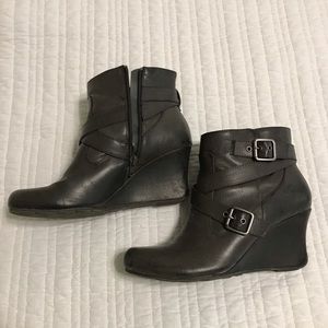 Kenneth Cole Reaction boots.  Grey.  Sz 7.